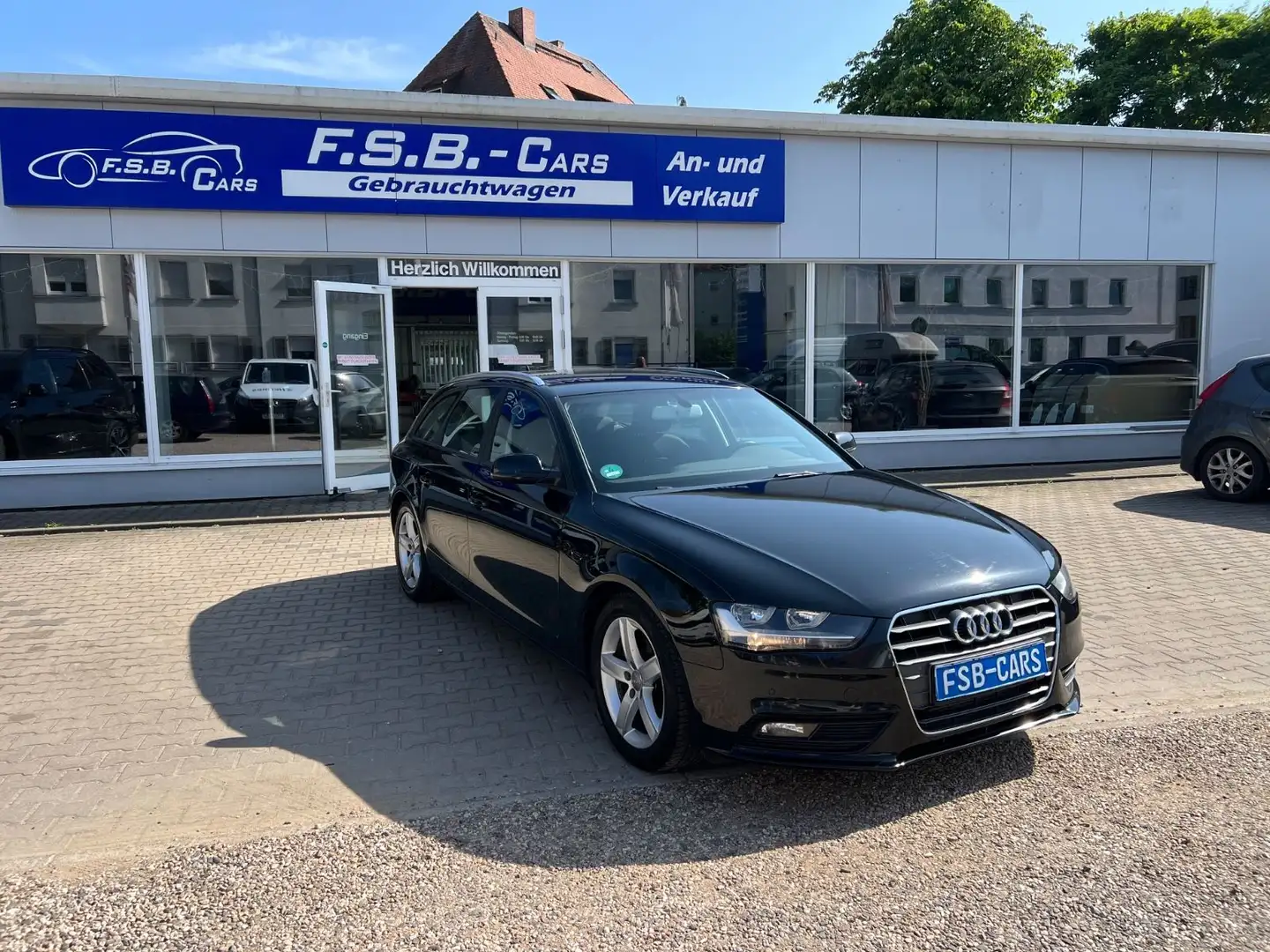 Audi A4 Avant Ambition Navi Automatik Schwarz - 1