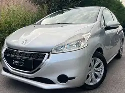 Peugeot 208 1.2i Essence 82CV