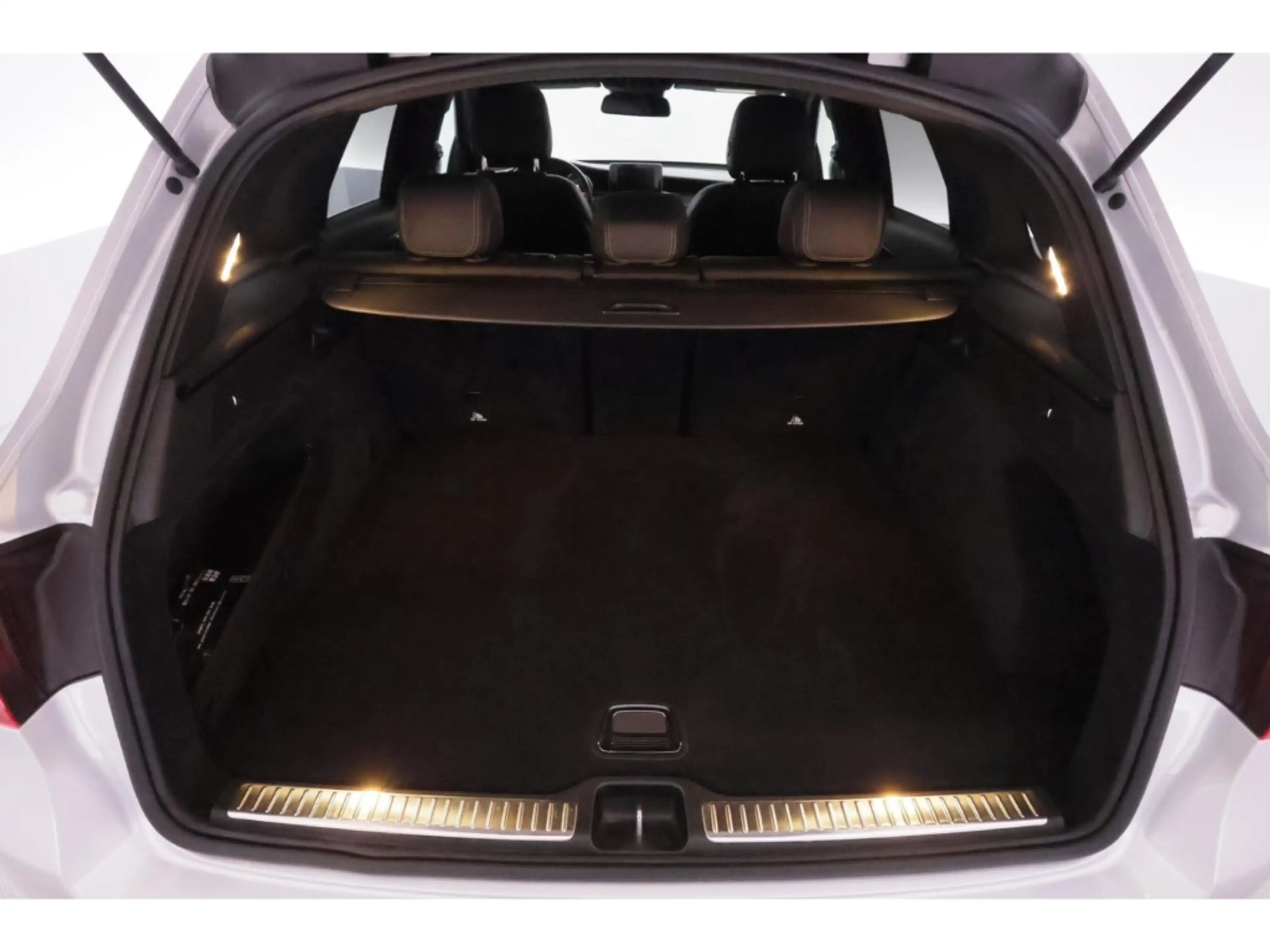 Mercedes-Benz GLC 250 9G-tronic AMG Line+LED+NAVI+PANO+KAMERA — photo 20