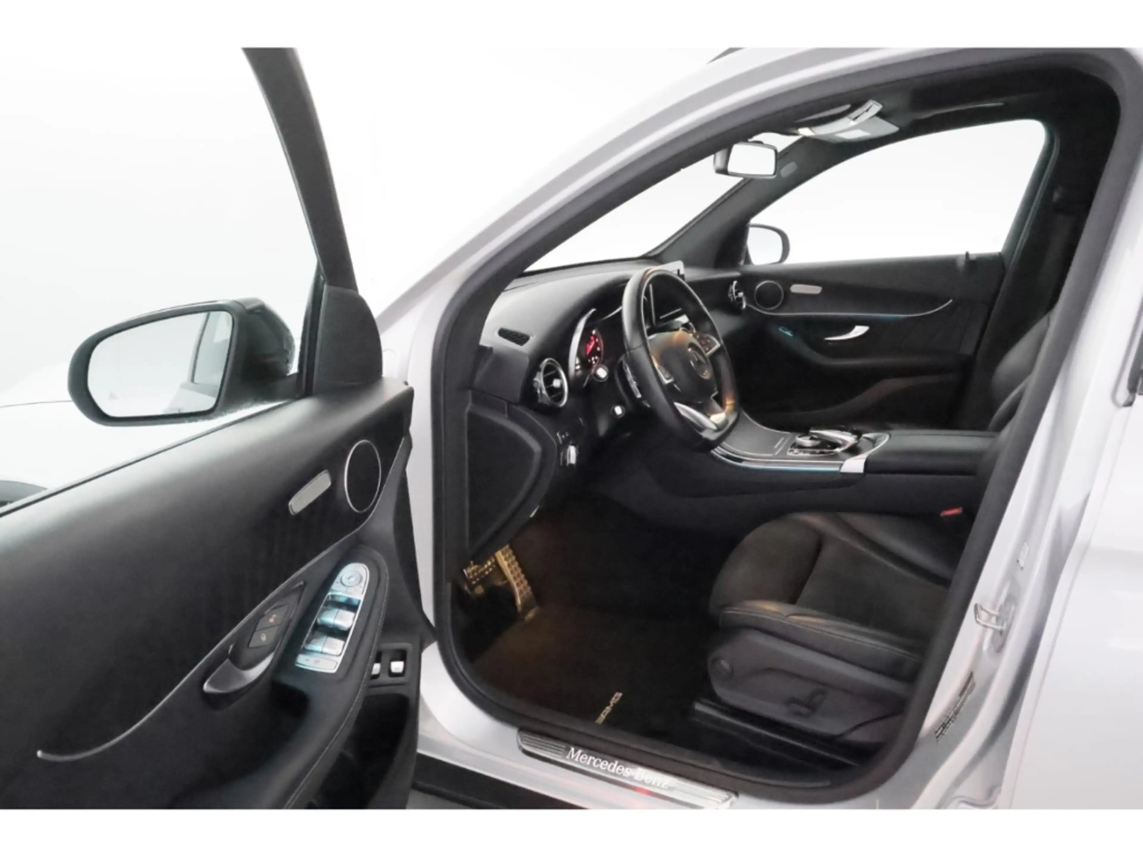 Mercedes-Benz GLC 250 9G-tronic AMG Line+LED+NAVI+PANO+KAMERA — photo 16