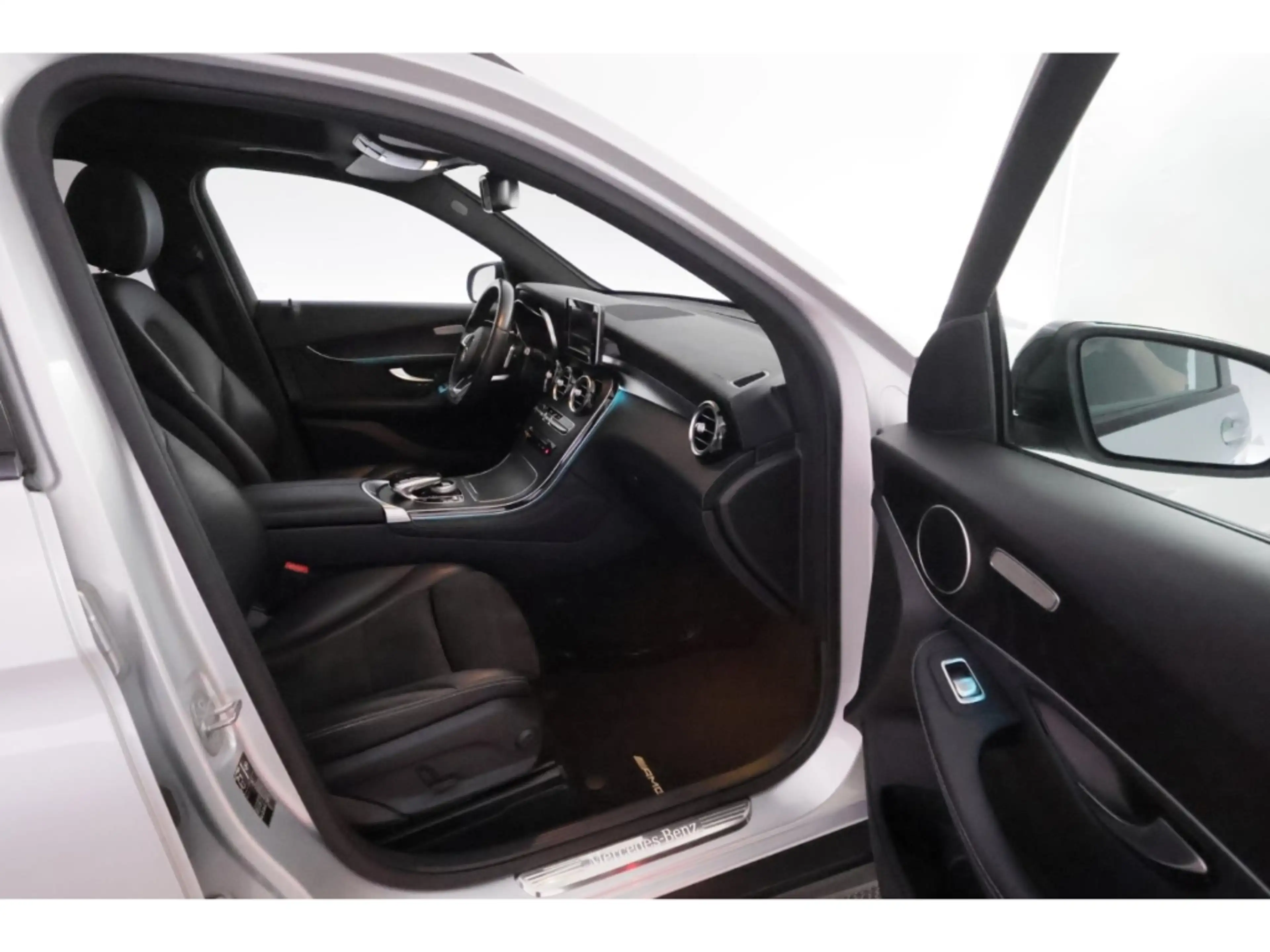 Mercedes-Benz GLC 250 9G-tronic AMG Line+LED+NAVI+PANO+KAMERA — photo 21