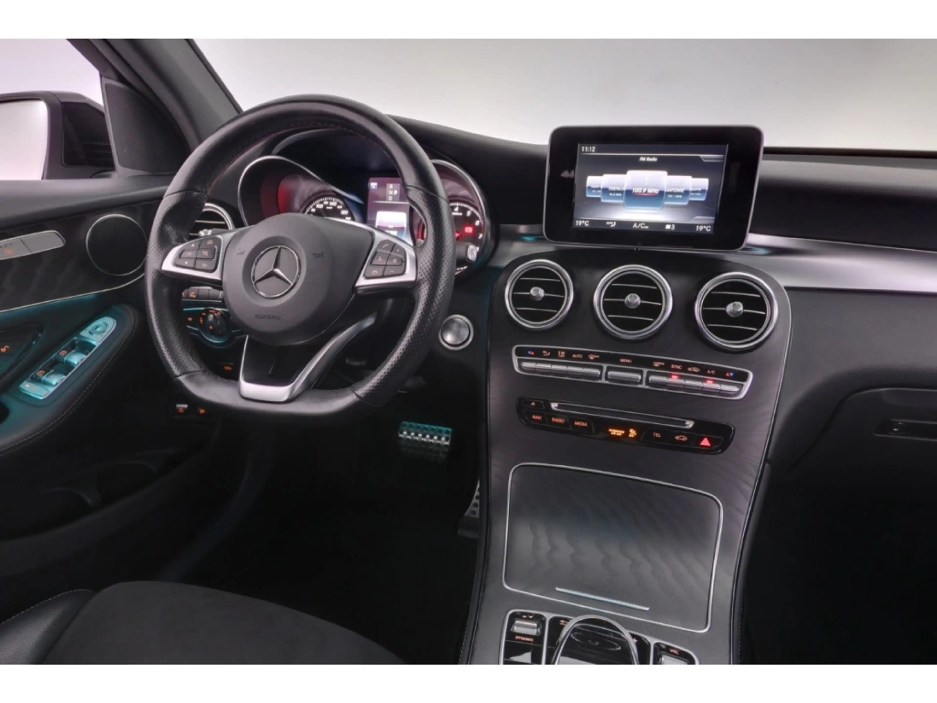 Mercedes-Benz GLC 250 9G-tronic AMG Line+LED+NAVI+PANO+KAMERA — photo 12