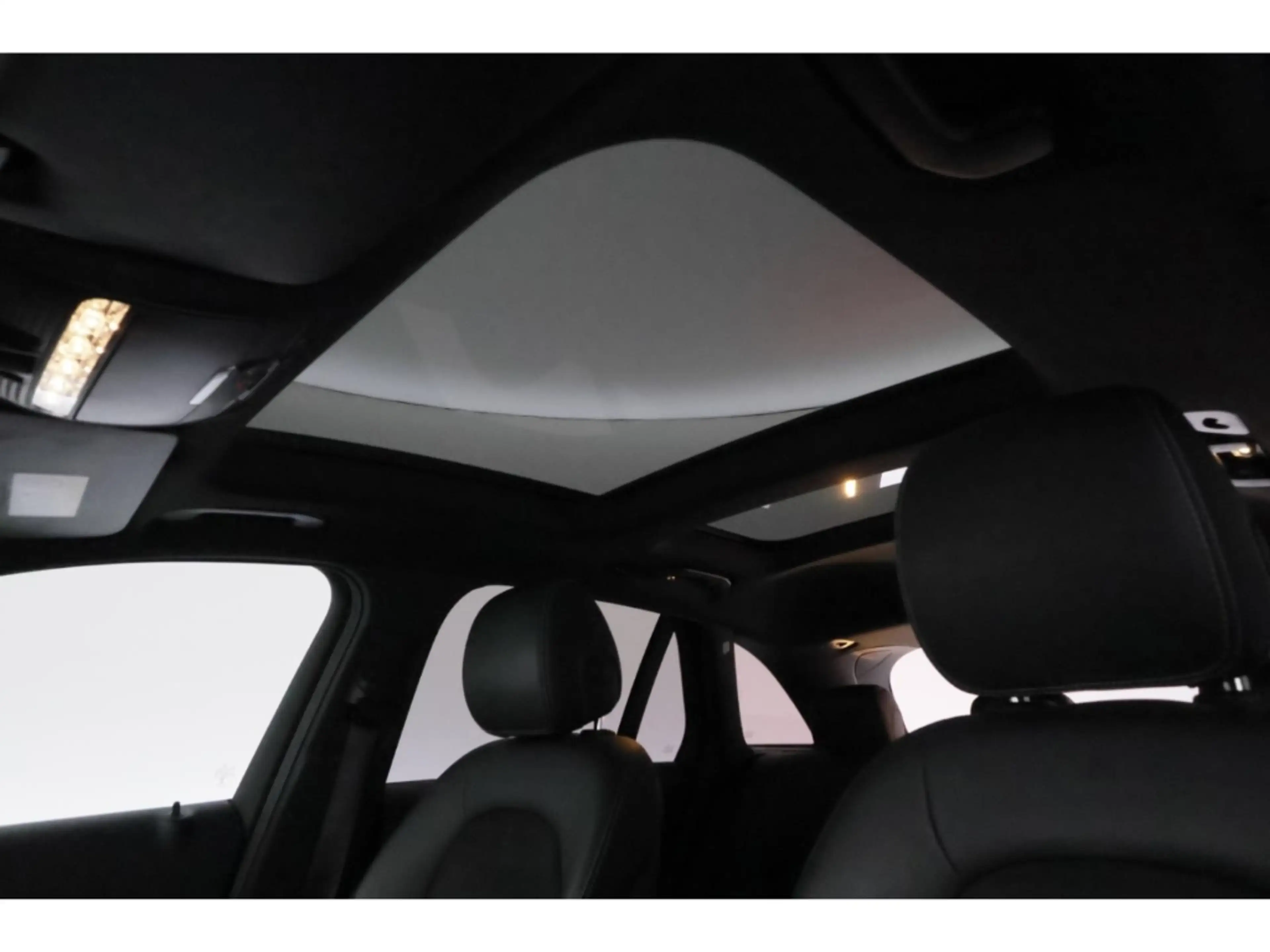 Mercedes-Benz GLC 250 9G-tronic AMG Line+LED+NAVI+PANO+KAMERA — photo 22