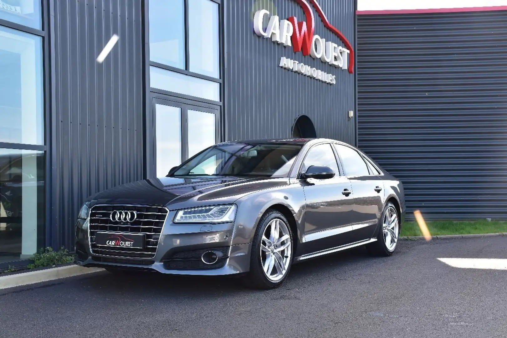 Audi A8 V6 3.0 TDI 262 AVUS EXTENDED QUATTRO TIPTRONIC Grau - 1