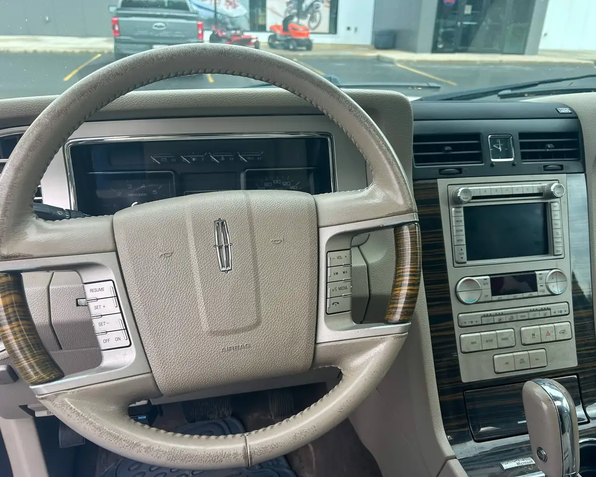 Lincoln Navigator снимка Lincoln Navigator