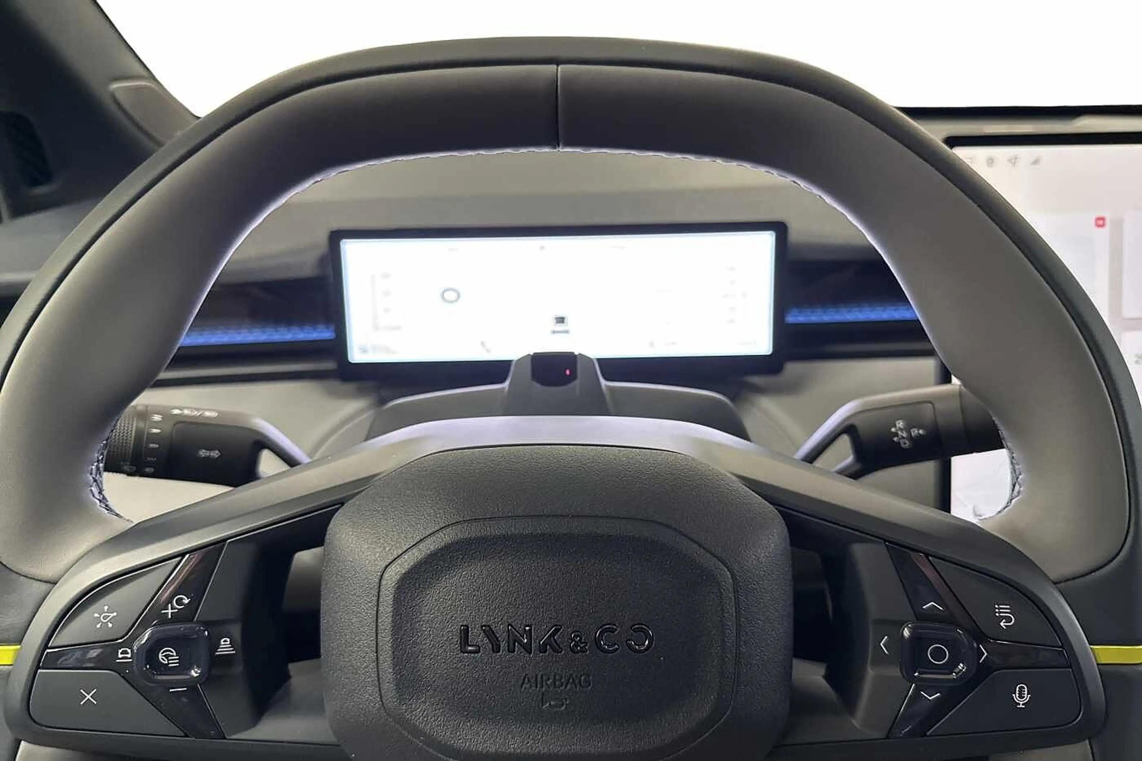Lynk & Co 02 66 kWh More - DEMO — photo 8