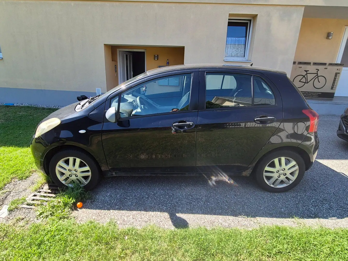 Toyota Yaris Yaris 1,0 VVT-i Cool MMT Cool Schwarz - 2