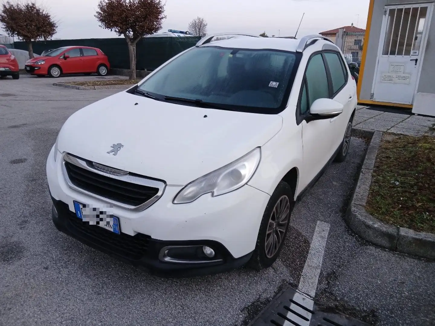 Peugeot 2008 1° serie 1.2 VTi 82CV Weiß - 2