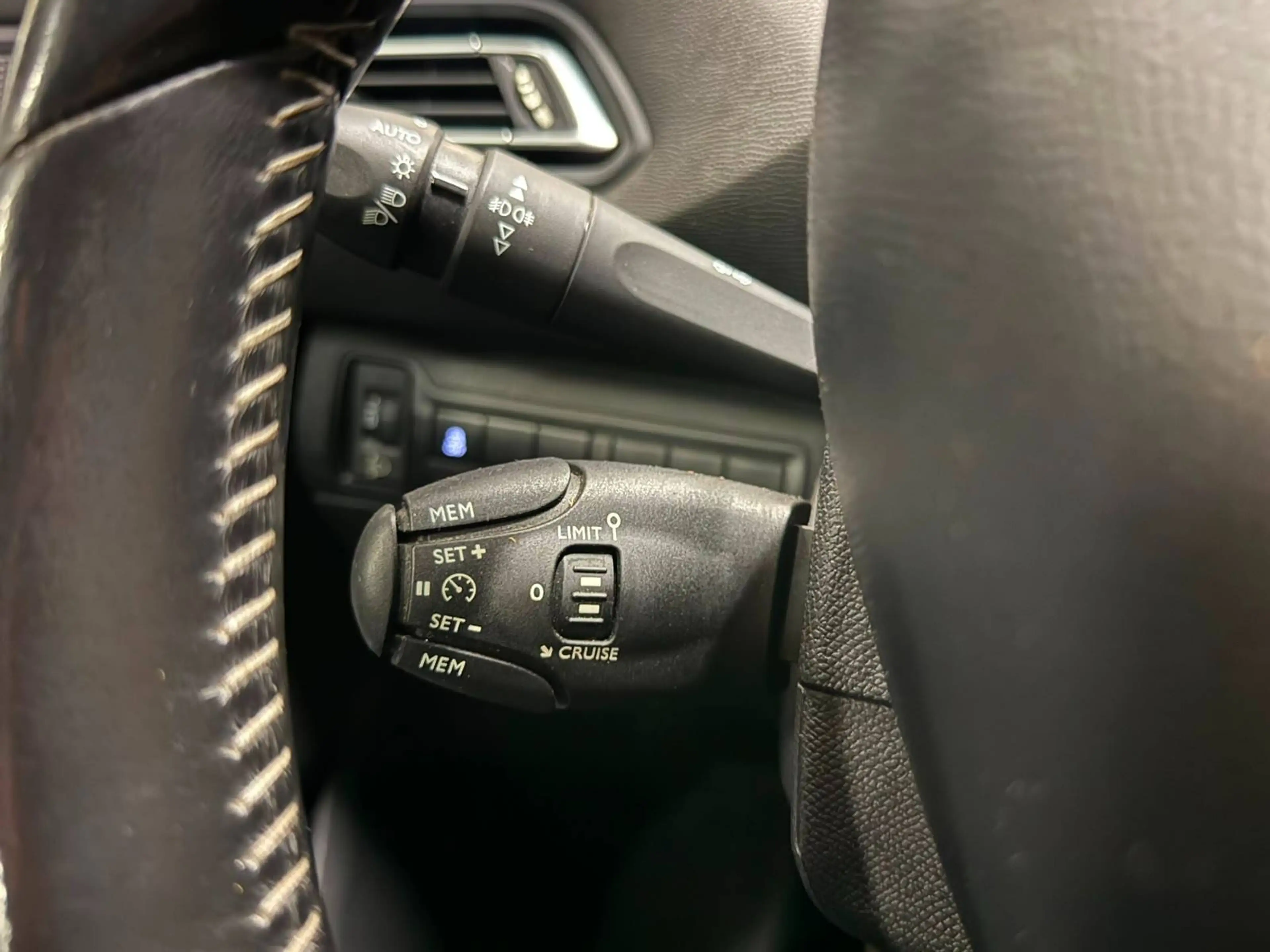 Peugeot 308 308 SW 1.6 HDi Access — photo 9
