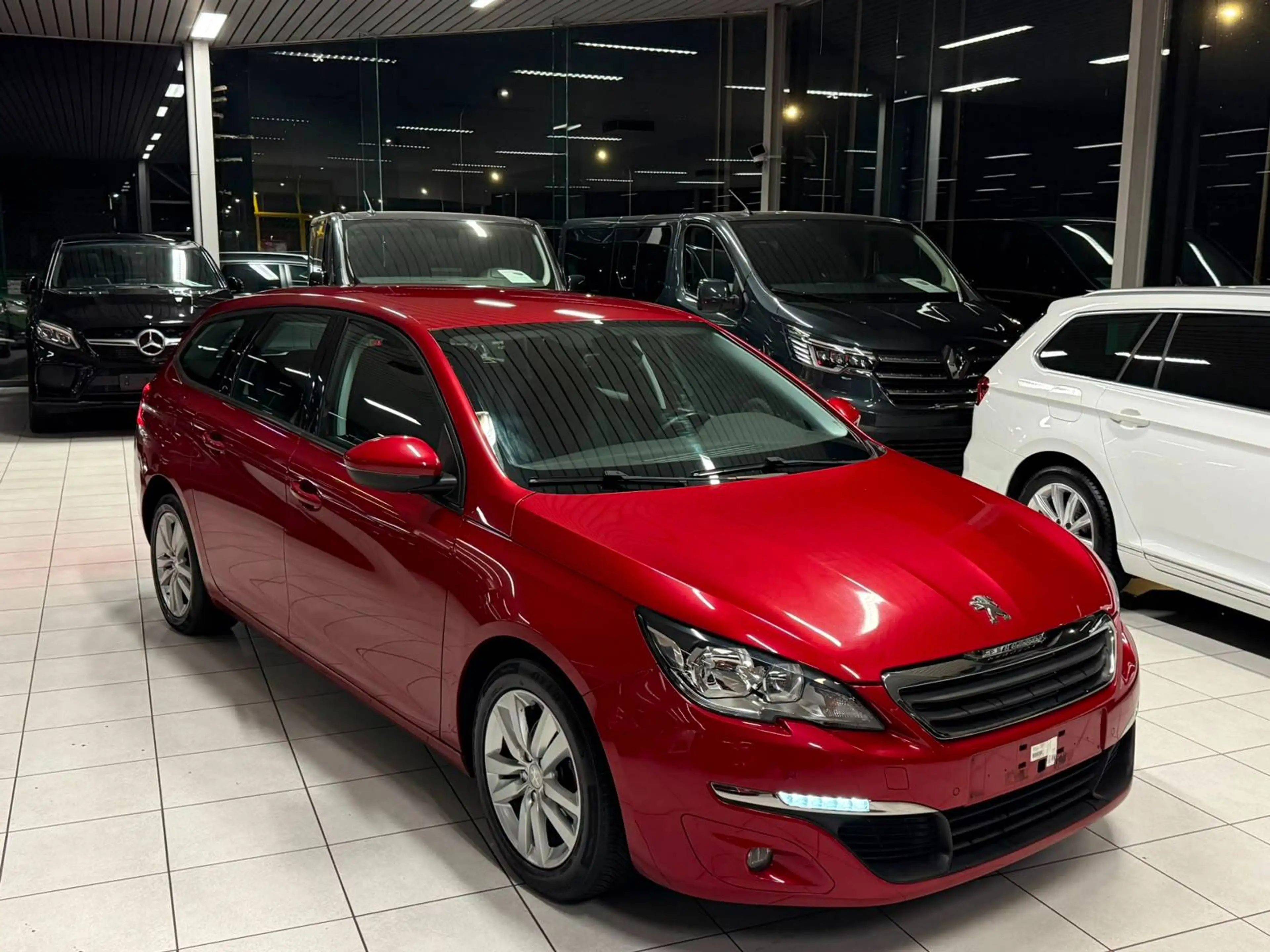 Peugeot 308 308 SW 1.6 HDi Access — photo 2