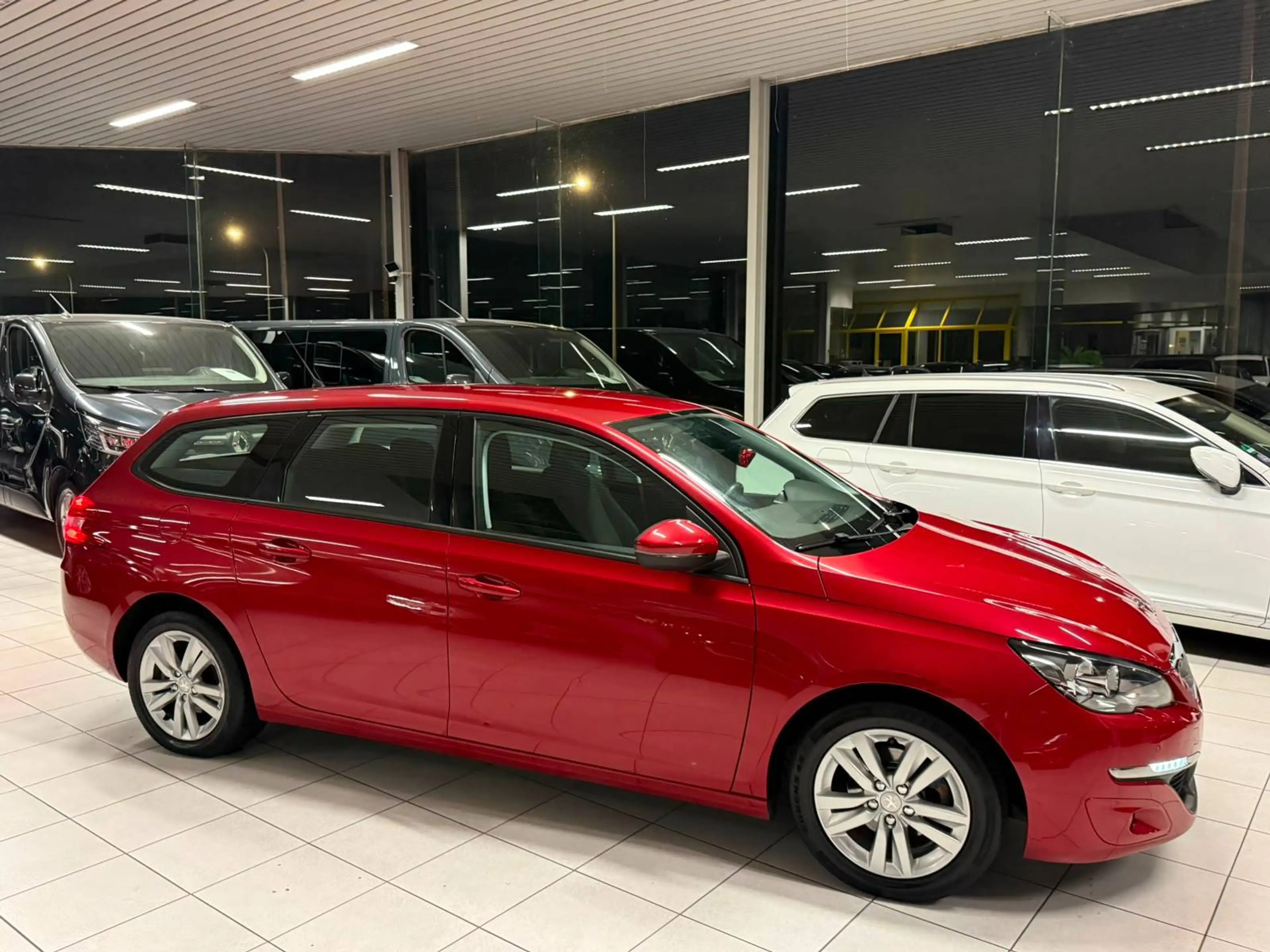 Peugeot 308 308 SW 1.6 HDi Access — photo 6