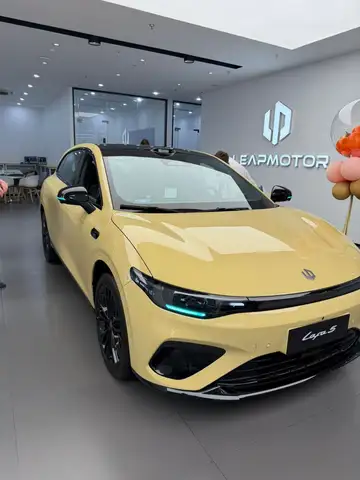 Leapmotor B10