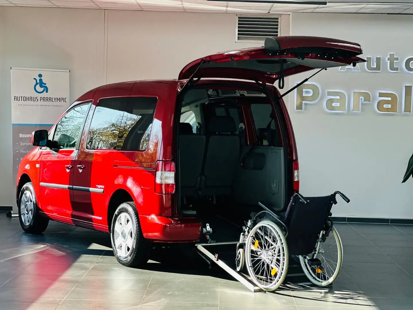Volkswagen Caddy Life Team 1.6 Behindertengerecht-Rampe Rot - 1