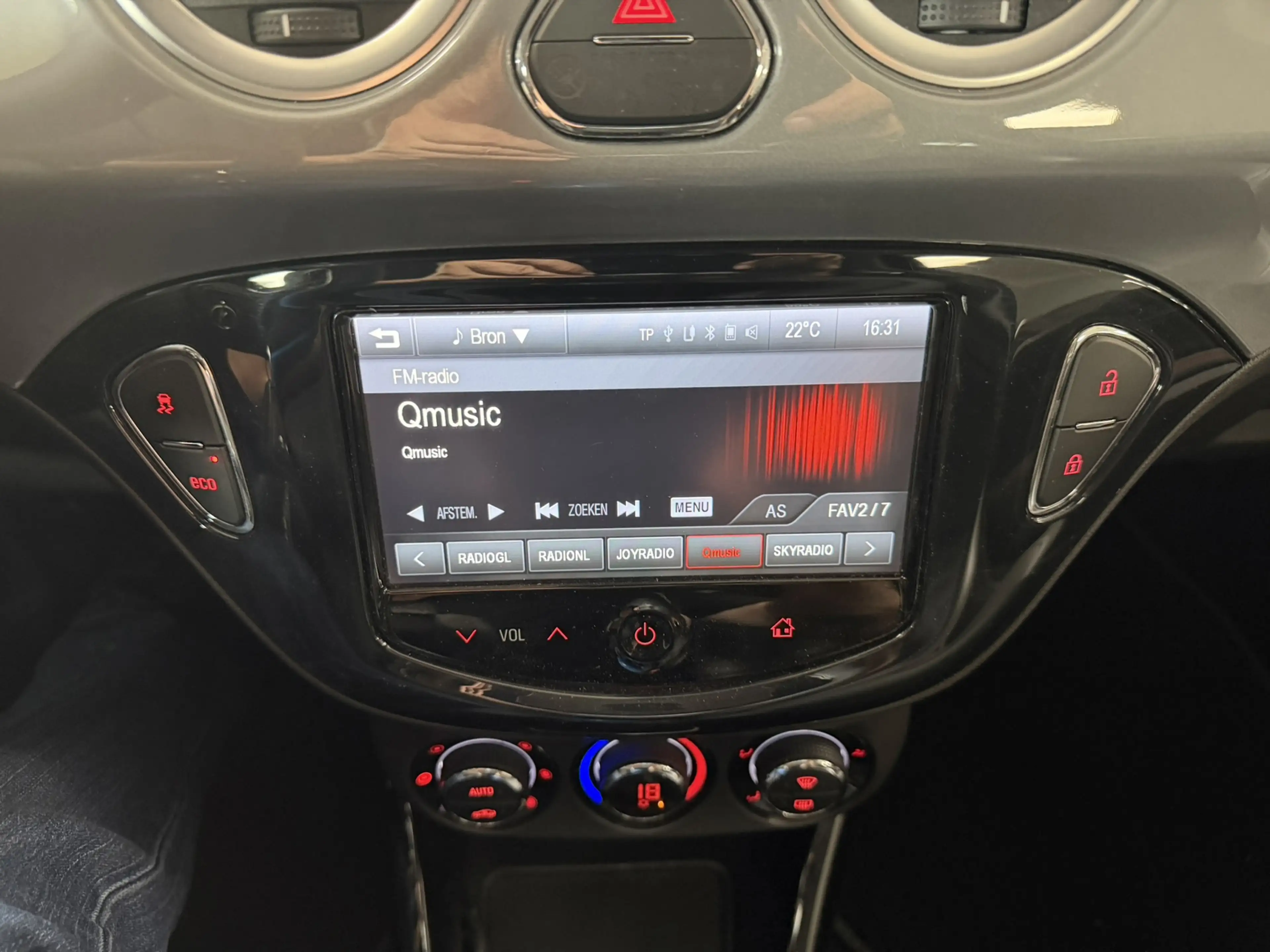 Opel Adam 1.4 Turbo Rocks S — photo 11