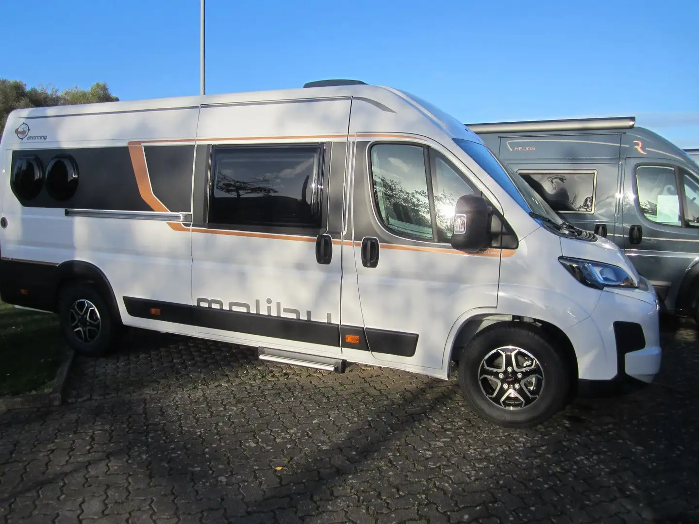 Malibu 640 LE K Coupe 180PS Autom. *5 Jahre GARANTIE* Weiß - 1