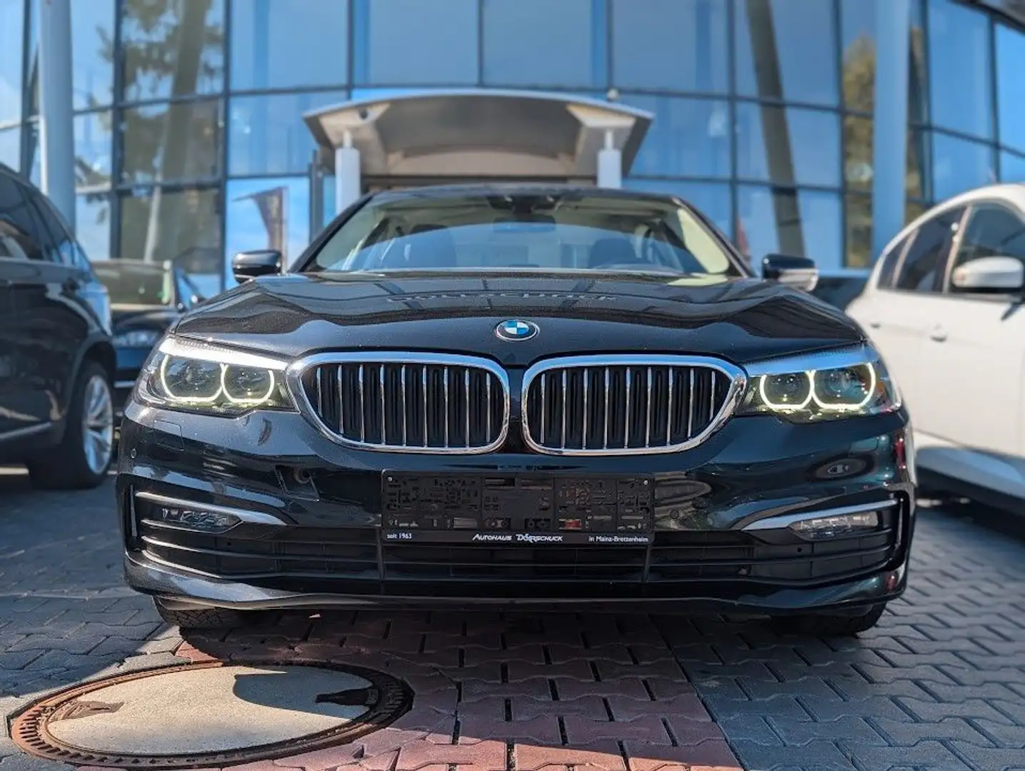 BMW 520 i Lim. Navi. PDC. LED. Sitzh. Schwarz - 2