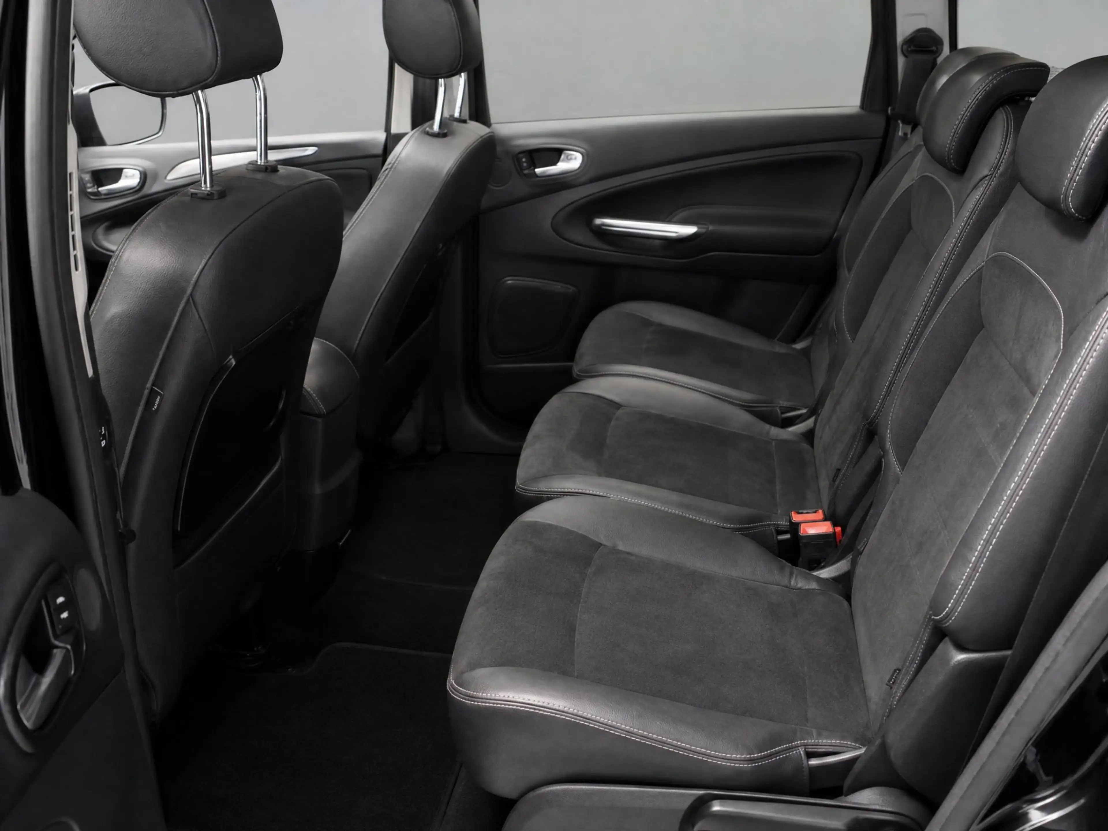 Ford Galaxy 1.6 SCTi Platinum // 7-PERS // PANO // TREKHAAK // — photo 10