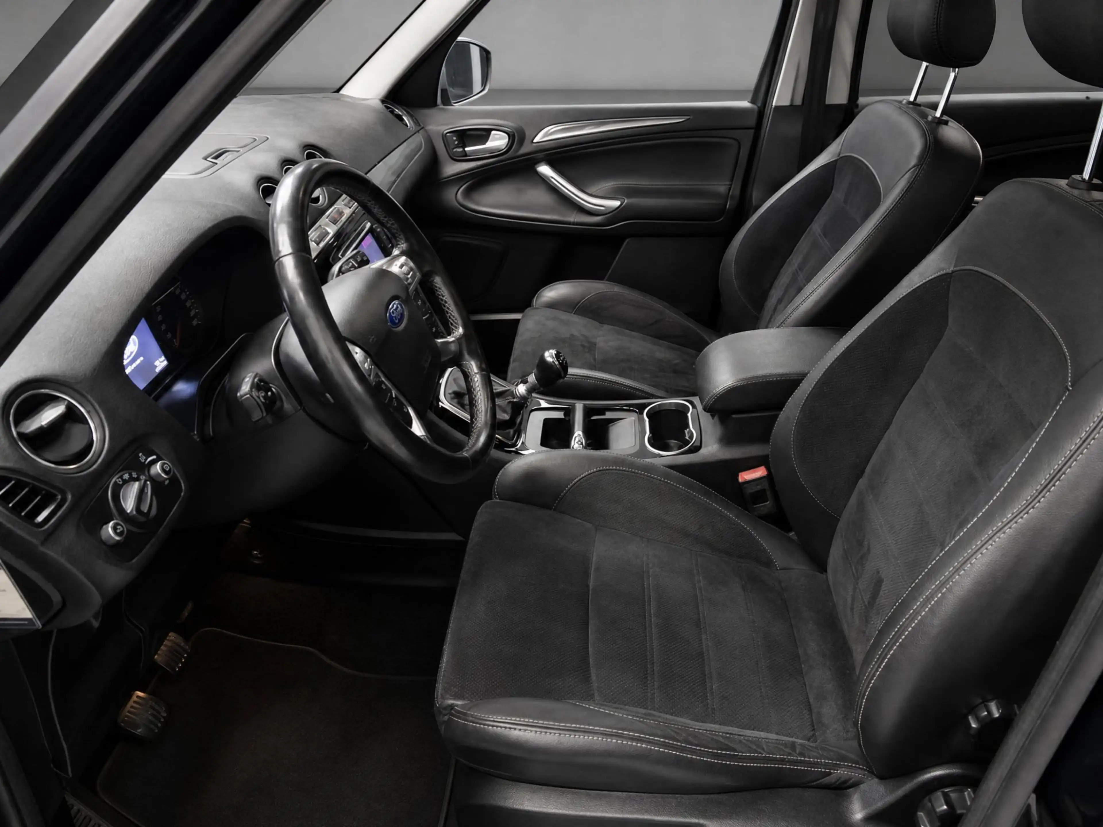 Ford Galaxy 1.6 SCTi Platinum // 7-PERS // PANO // TREKHAAK // — photo 14