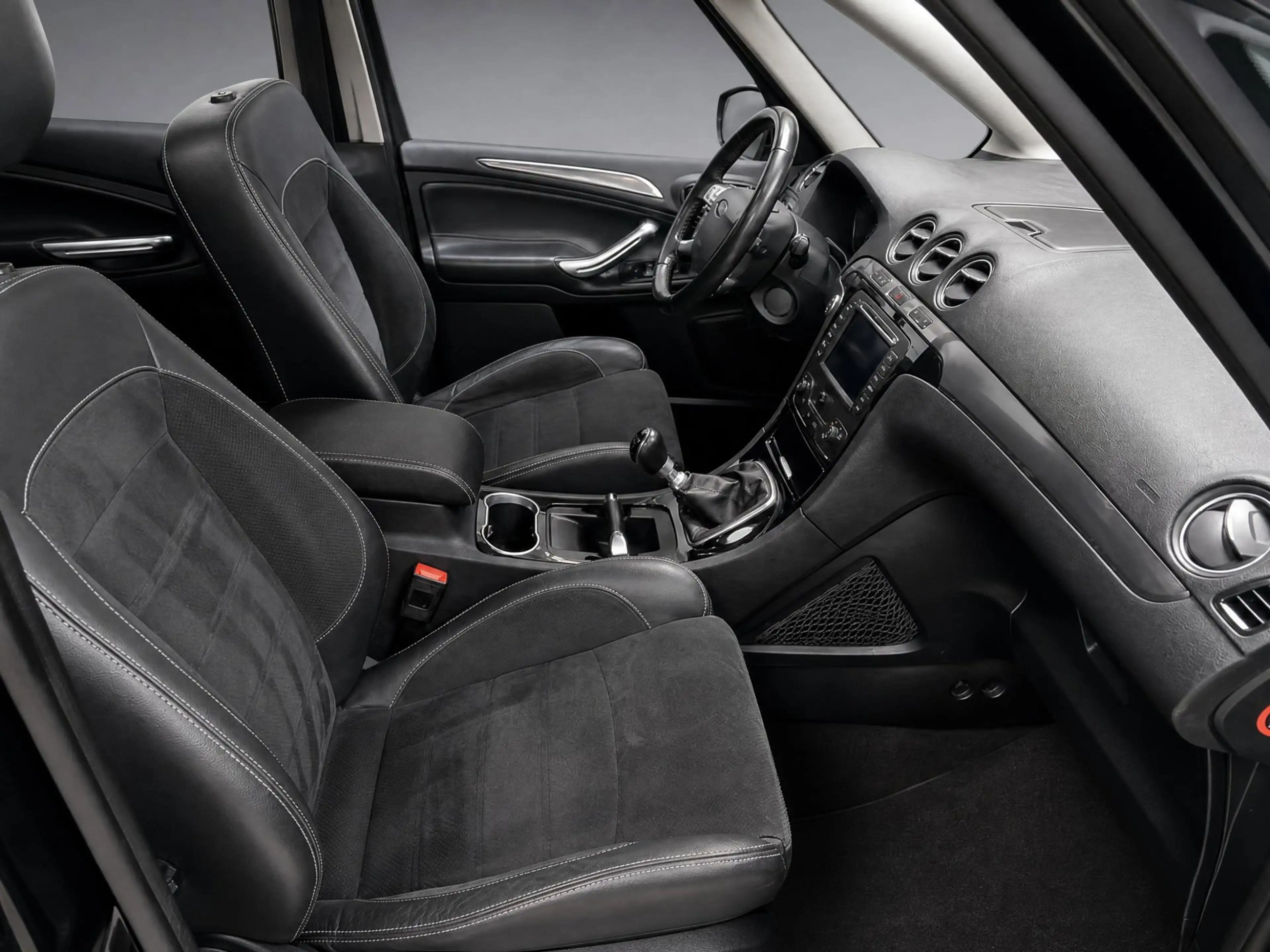 Ford Galaxy 1.6 SCTi Platinum // 7-PERS // PANO // TREKHAAK // — photo 12