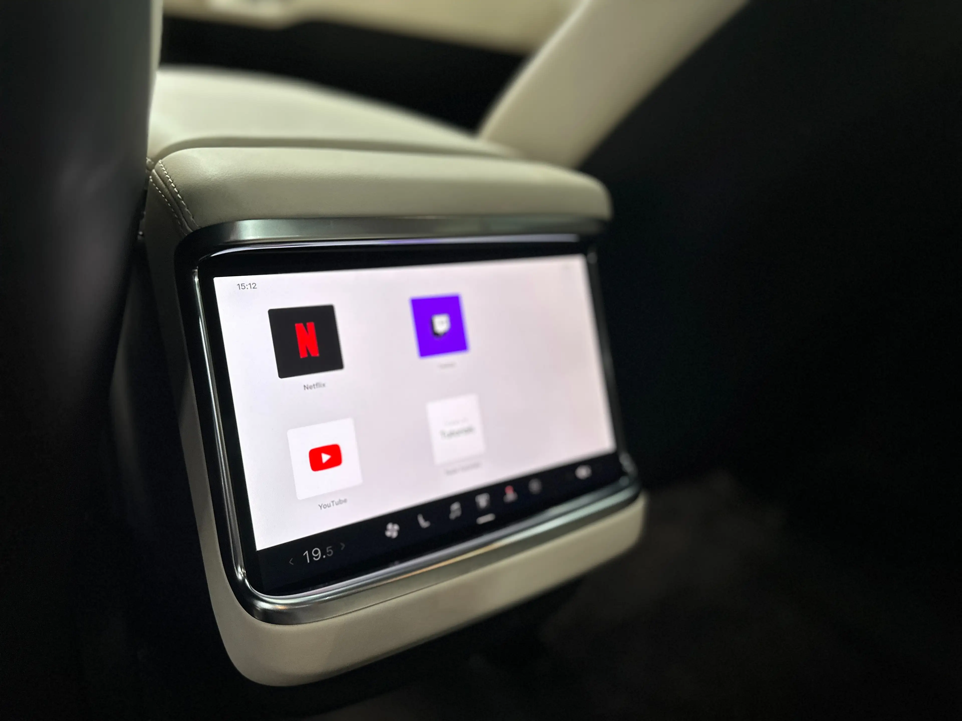 Tesla Model S LONG RANGE DUAL MOTOR - FULL SELF DRIVING — photo 12