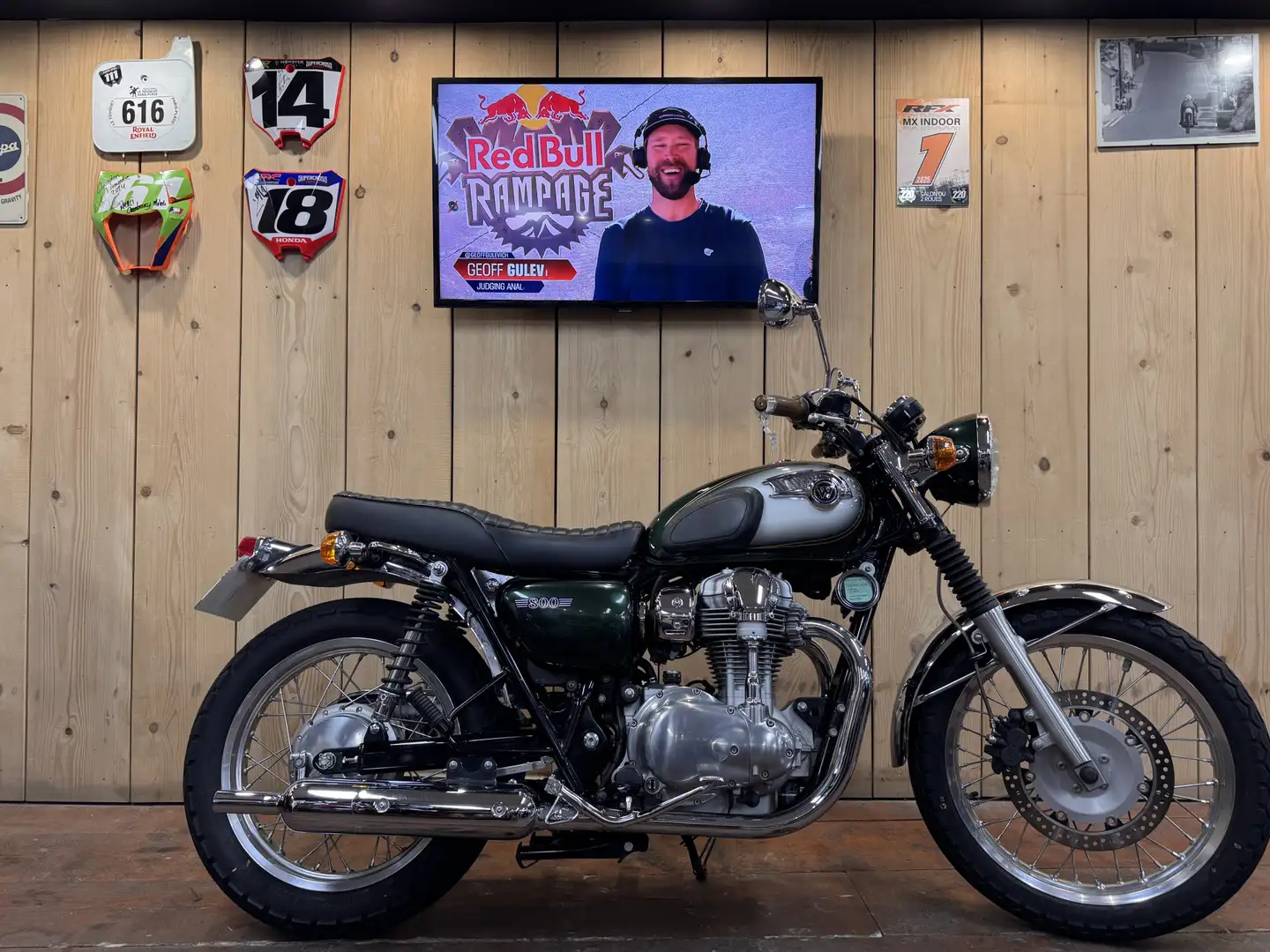 Kawasaki W 800 Verde - 1