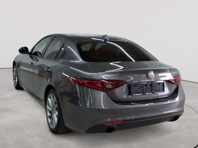 Alfa Romeo Giulia view 5