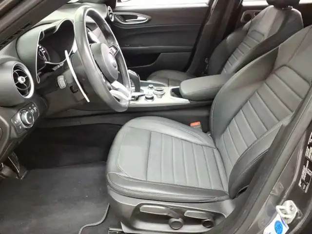 Alfa Romeo Giulia view 7