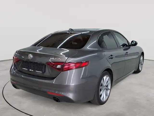 Alfa Romeo Giulia view 4