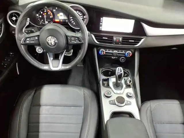 Alfa Romeo Giulia view 10