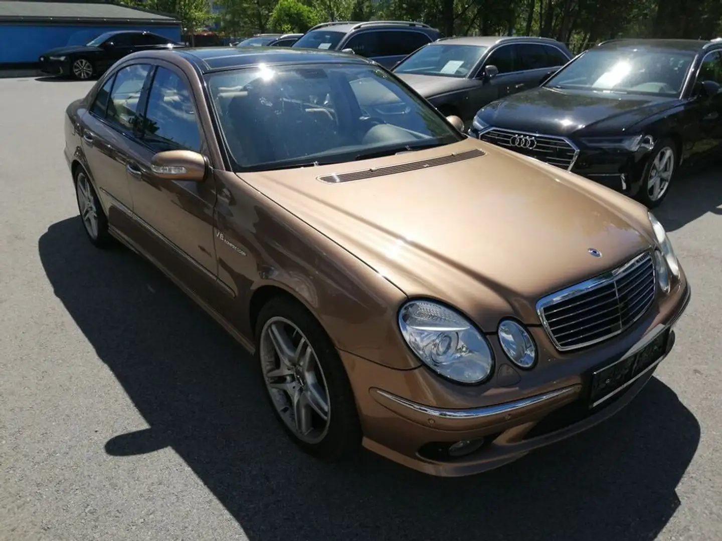 Mercedes-Benz E 55 AMG Aut. Złoty - 2