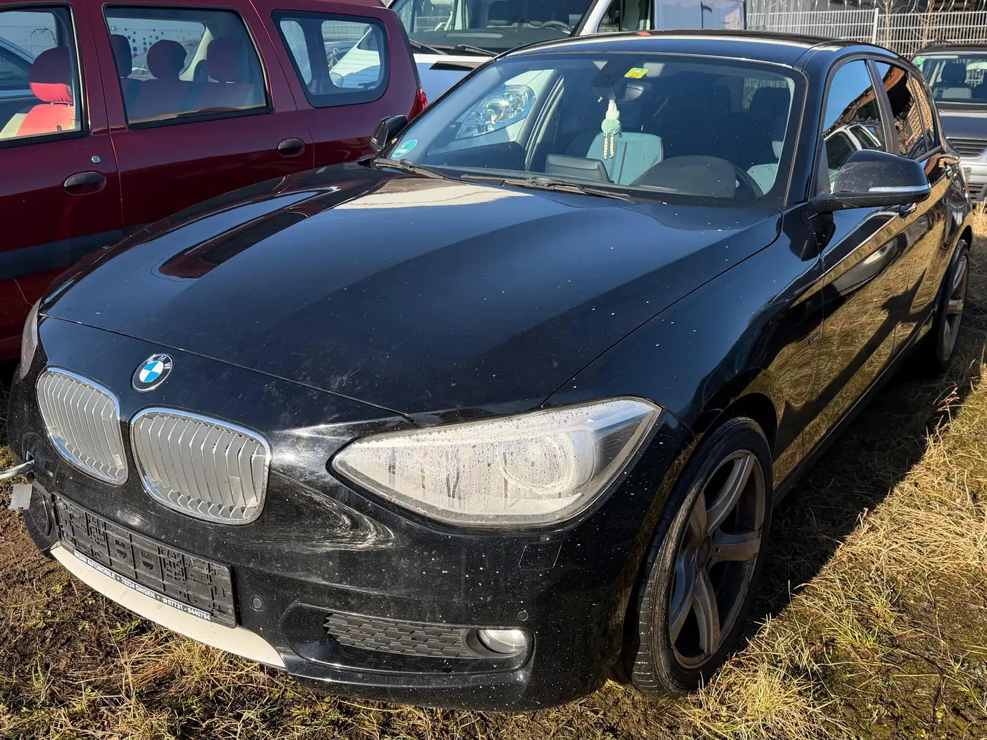 BMW 116 1er (5-Türer) 116i Schwarz - 1