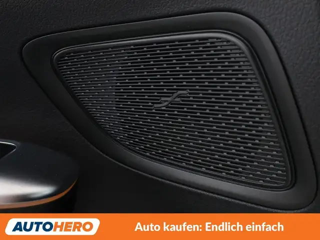 Mercedes-Benz C-Class view 29
