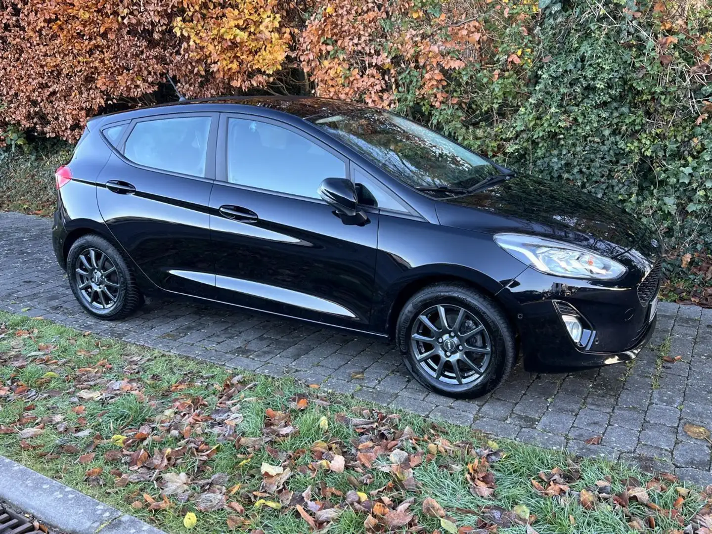 Ford Fiesta Cool & Connect *sehr gepflegter Zustand* Schwarz - 2