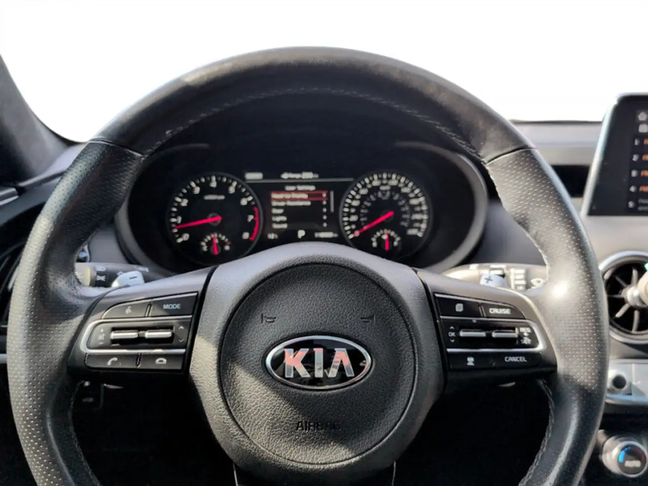 Kia Stinger снимка Kia Stinger