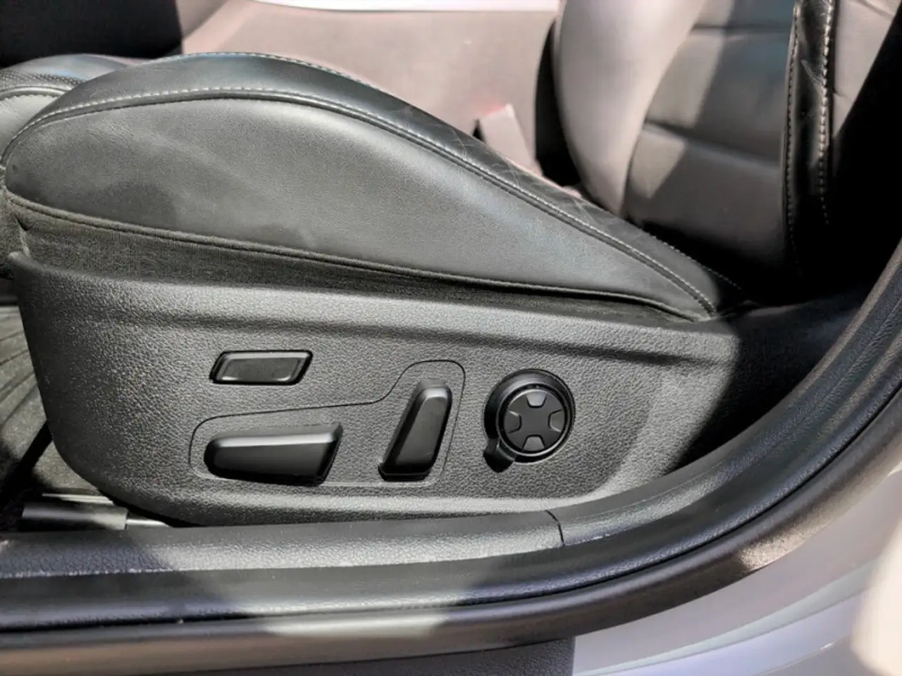 Kia Stinger снимка Kia Stinger