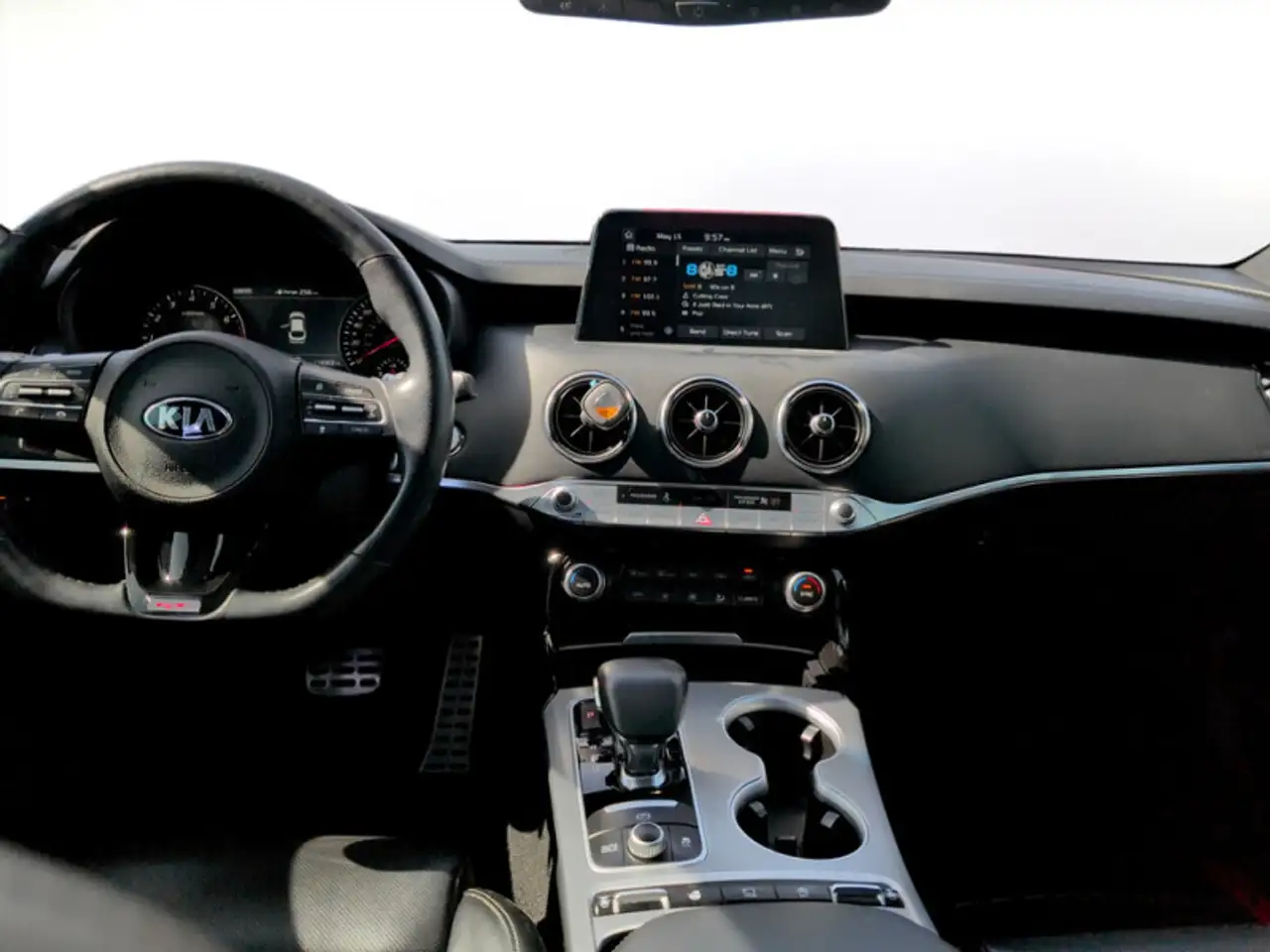 Kia Stinger снимка Kia Stinger