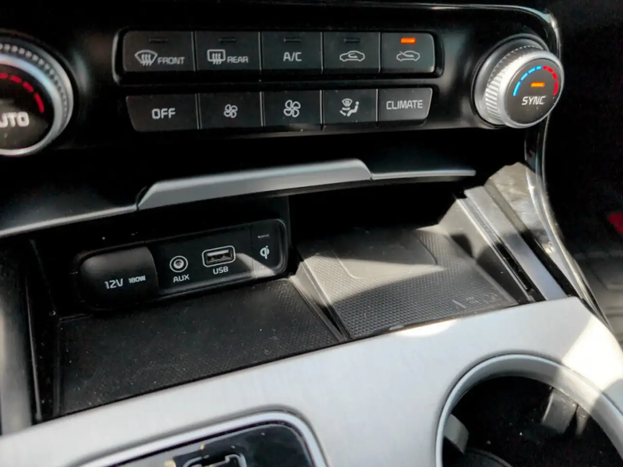 Kia Stinger снимка Kia Stinger