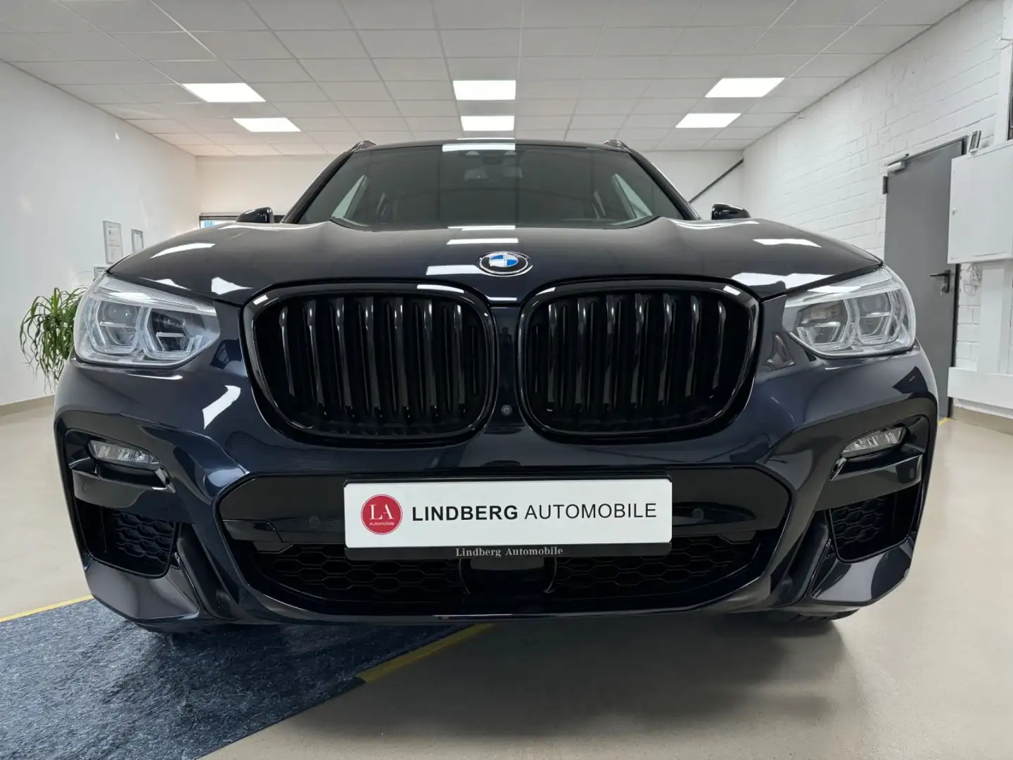 BMW X3 xDrive 30 e M Sport*PDC*ACC*SHADOW*HUD*8F*SH* Schwarz - 2