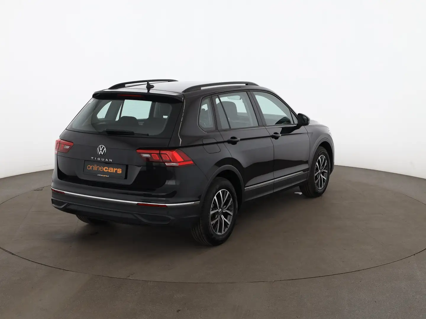 Volkswagen Tiguan 2.0 TDI Life Aut LED AHK RADAR NAVI R-CAM Schwarz - 2