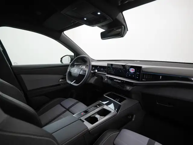 Opel Grandland view 2