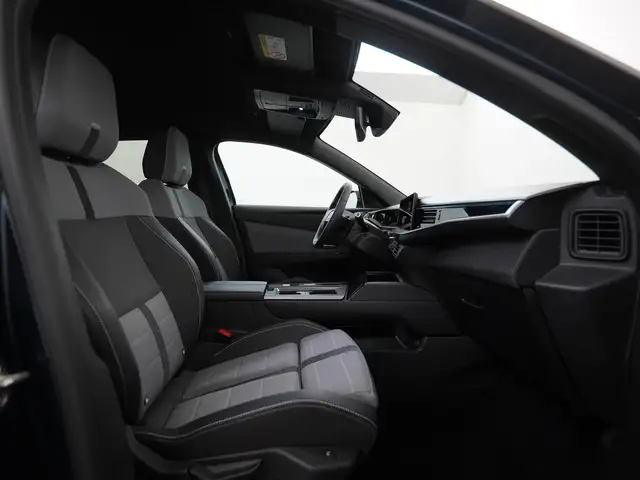 Opel Grandland view 3