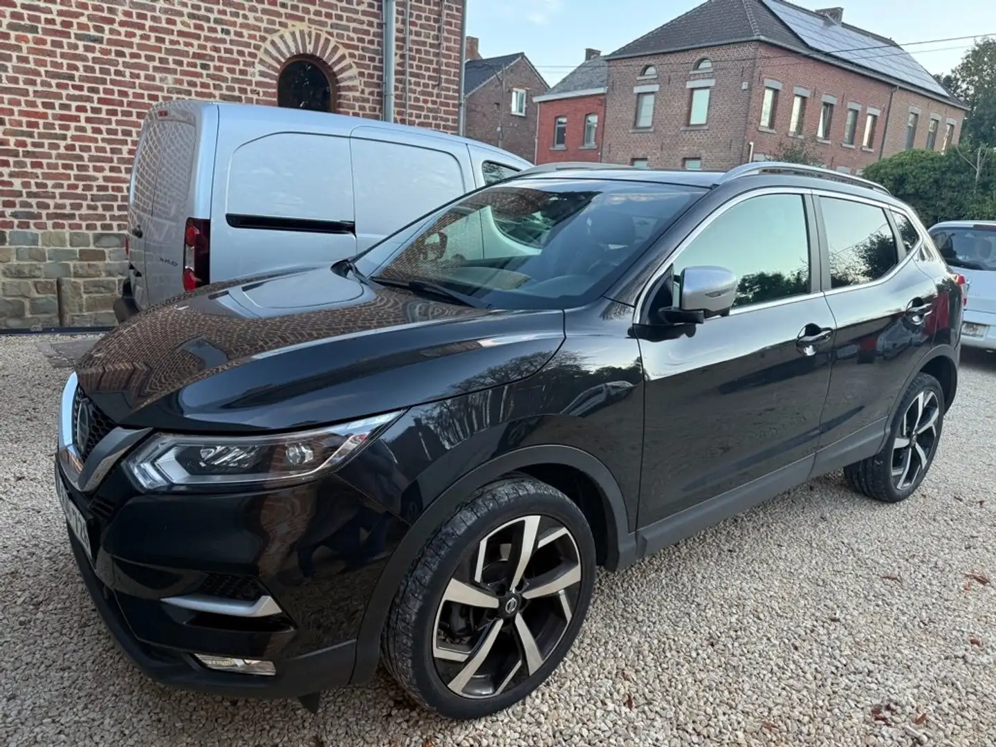 Nissan Qashqai Qashqai 1.3 DIG-T New Tekna+ CUIR/CLIM GAR 2ANS Schwarz - 2