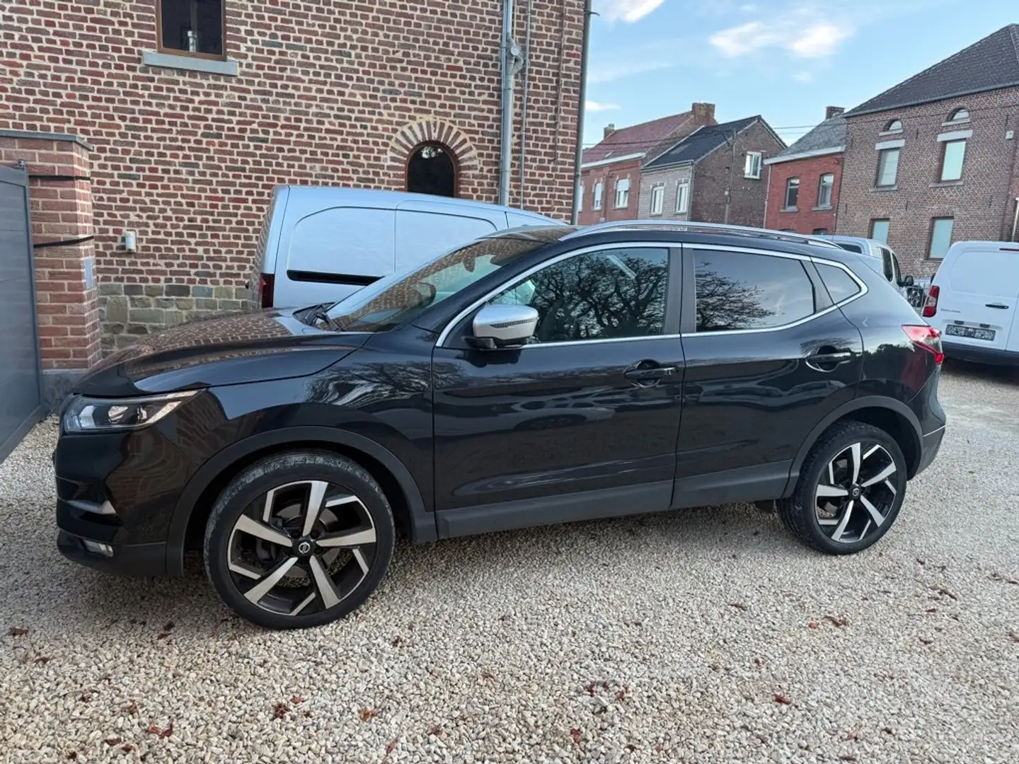 Nissan Qashqai Qashqai 1.3 DIG-T New Tekna+ CUIR/CLIM GAR 2ANS Schwarz - 1