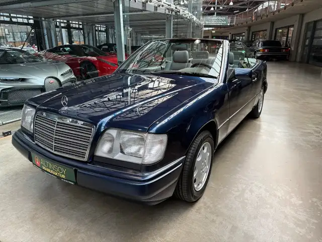 Mercedes-Benz 220 Cabrio