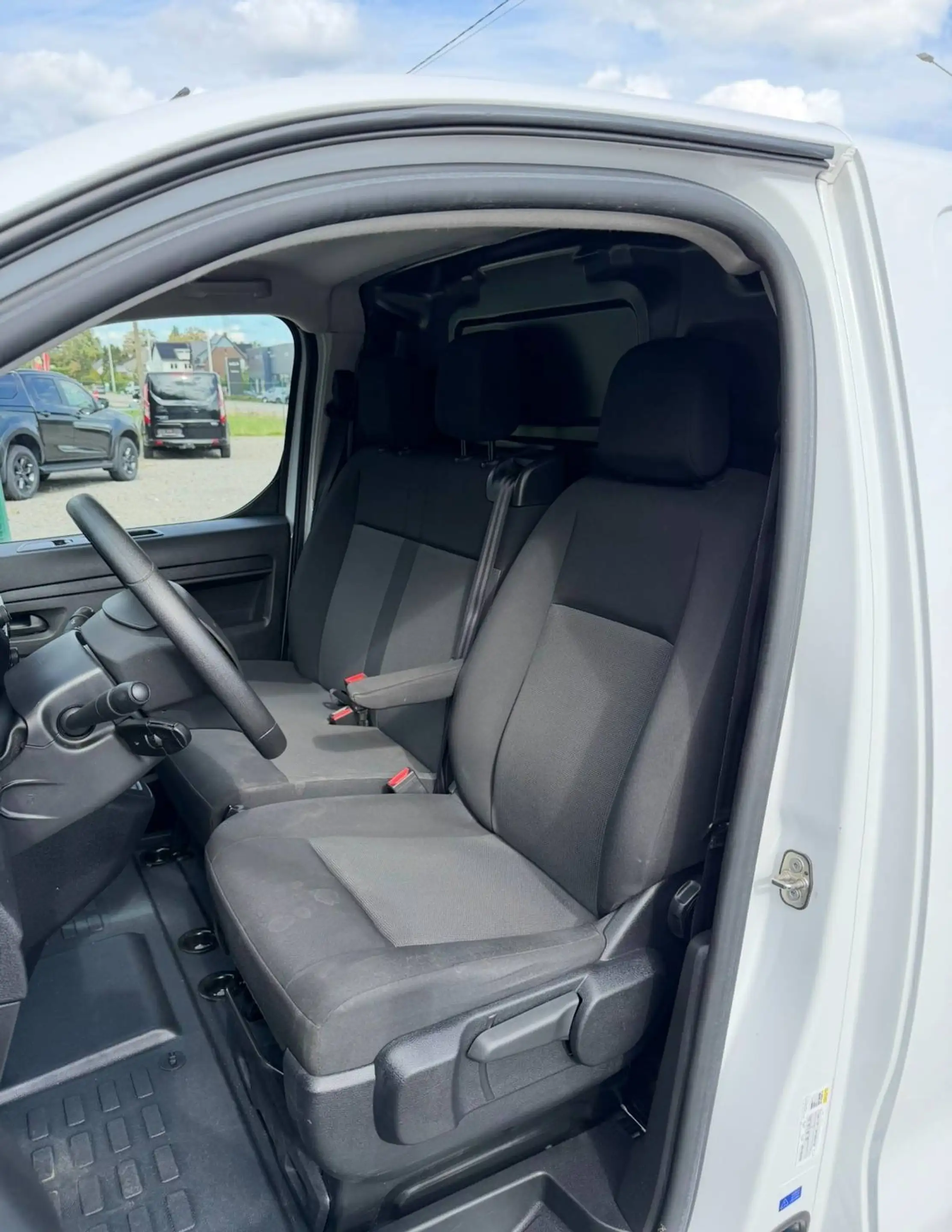Citroen Jumpy 2.0//L3//144 Pk//Carplay//Camera//€15390 Ex Btw — photo 9