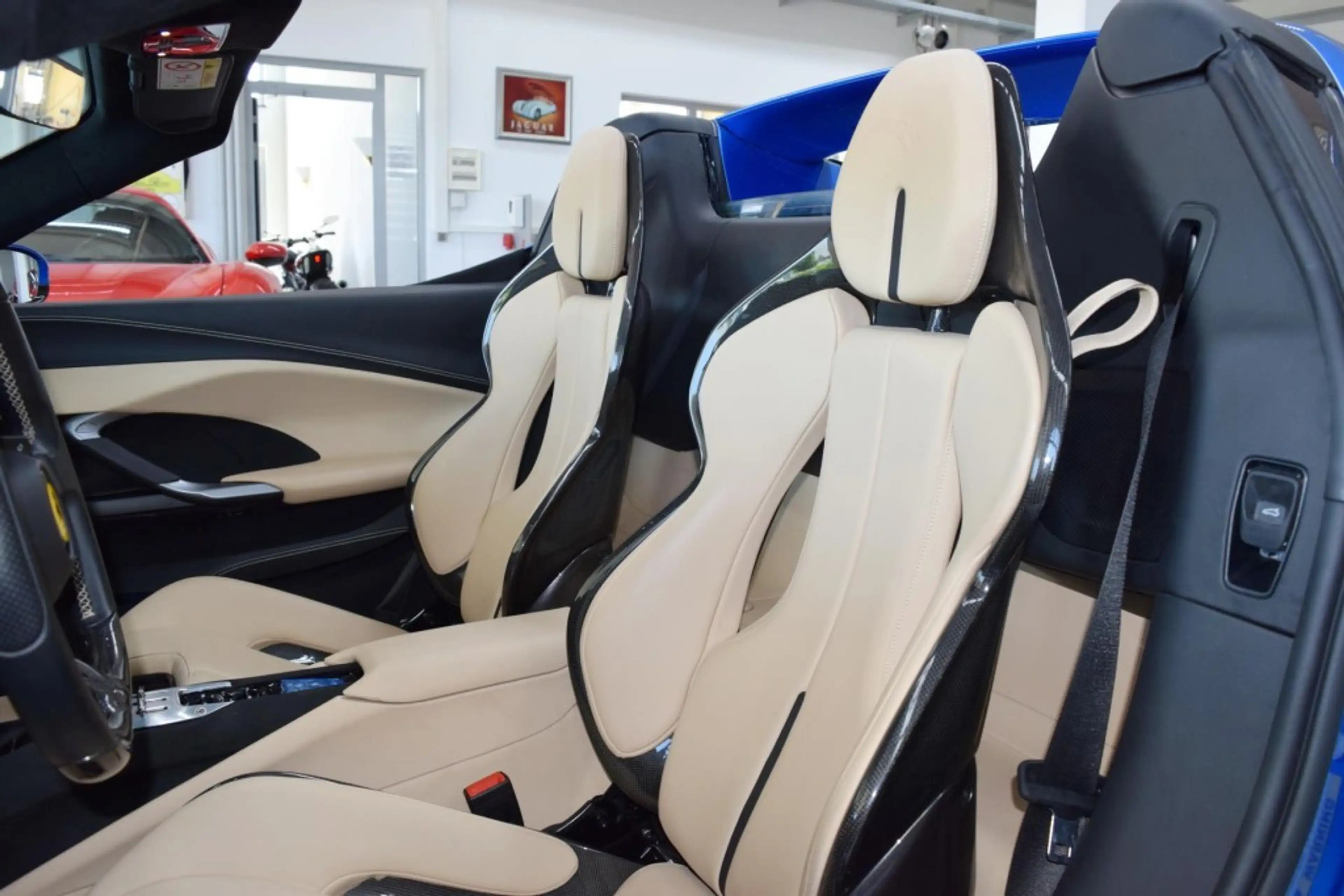 Ferrari 296 Full CARBON * ACC * AppleCarPlay * JBL — photo 6