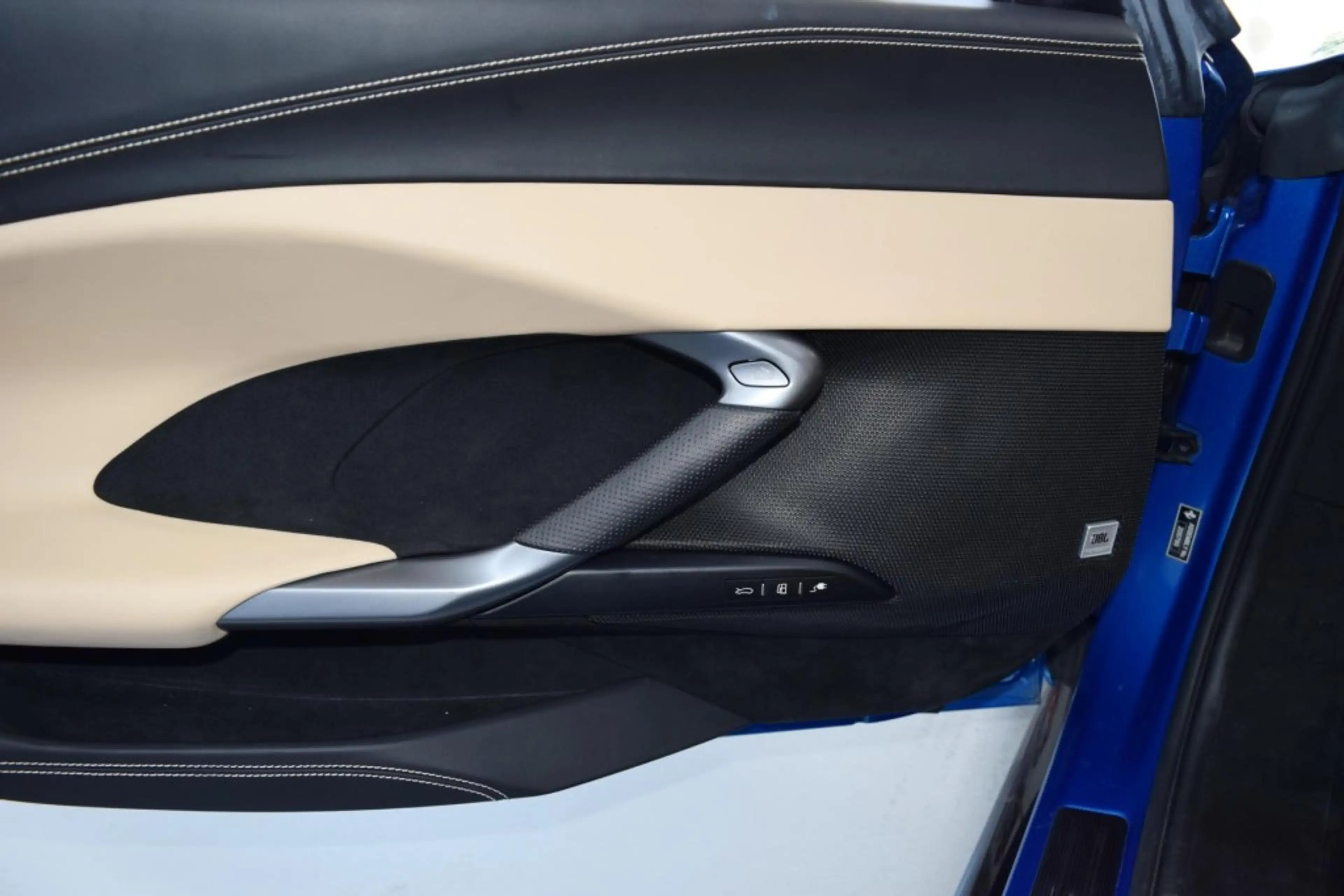 Ferrari 296 Full CARBON * ACC * AppleCarPlay * JBL — photo 7