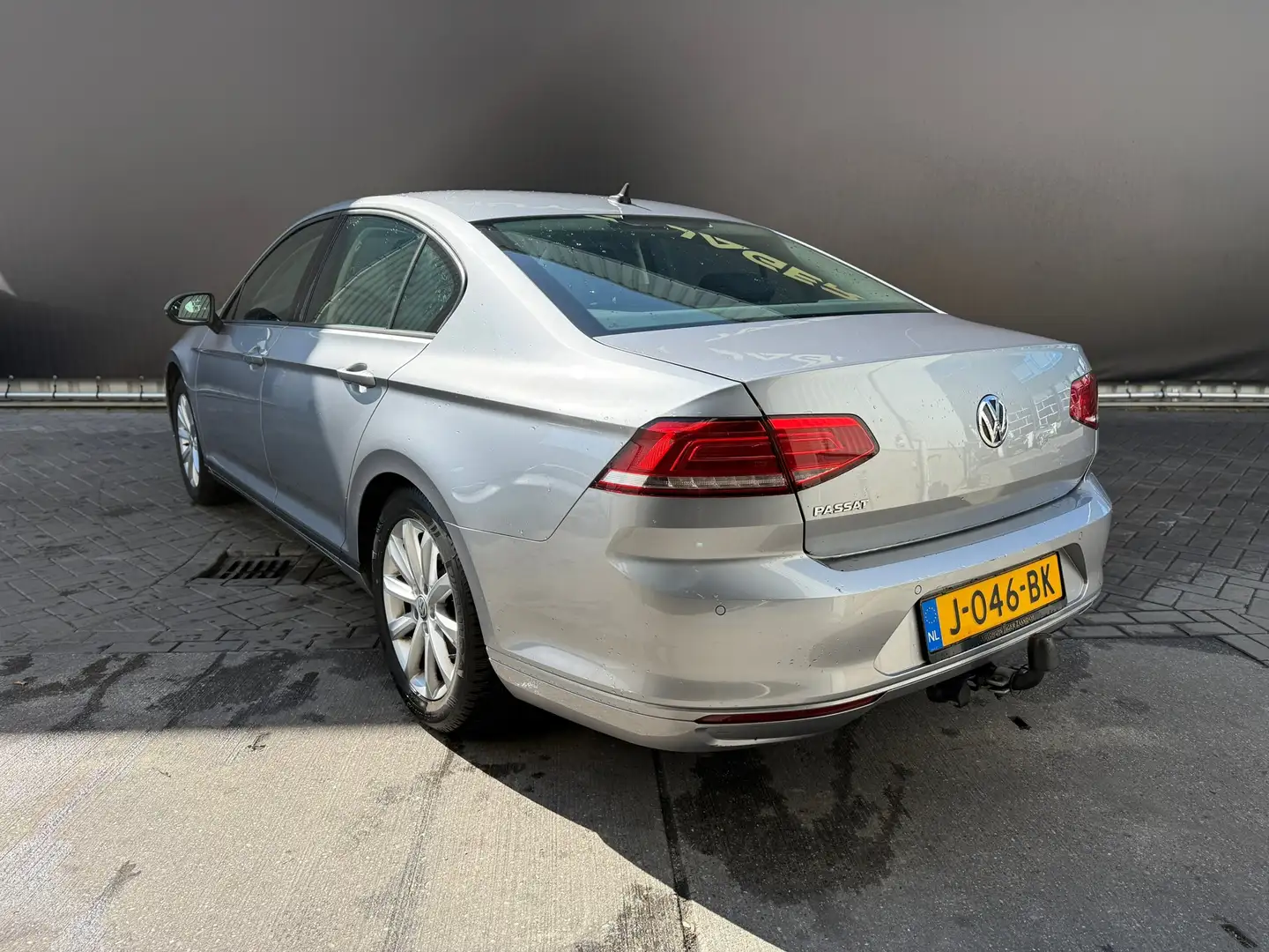 Volkswagen Passat 1.4 TSI Comfortline Business Automaat Grijs - 2