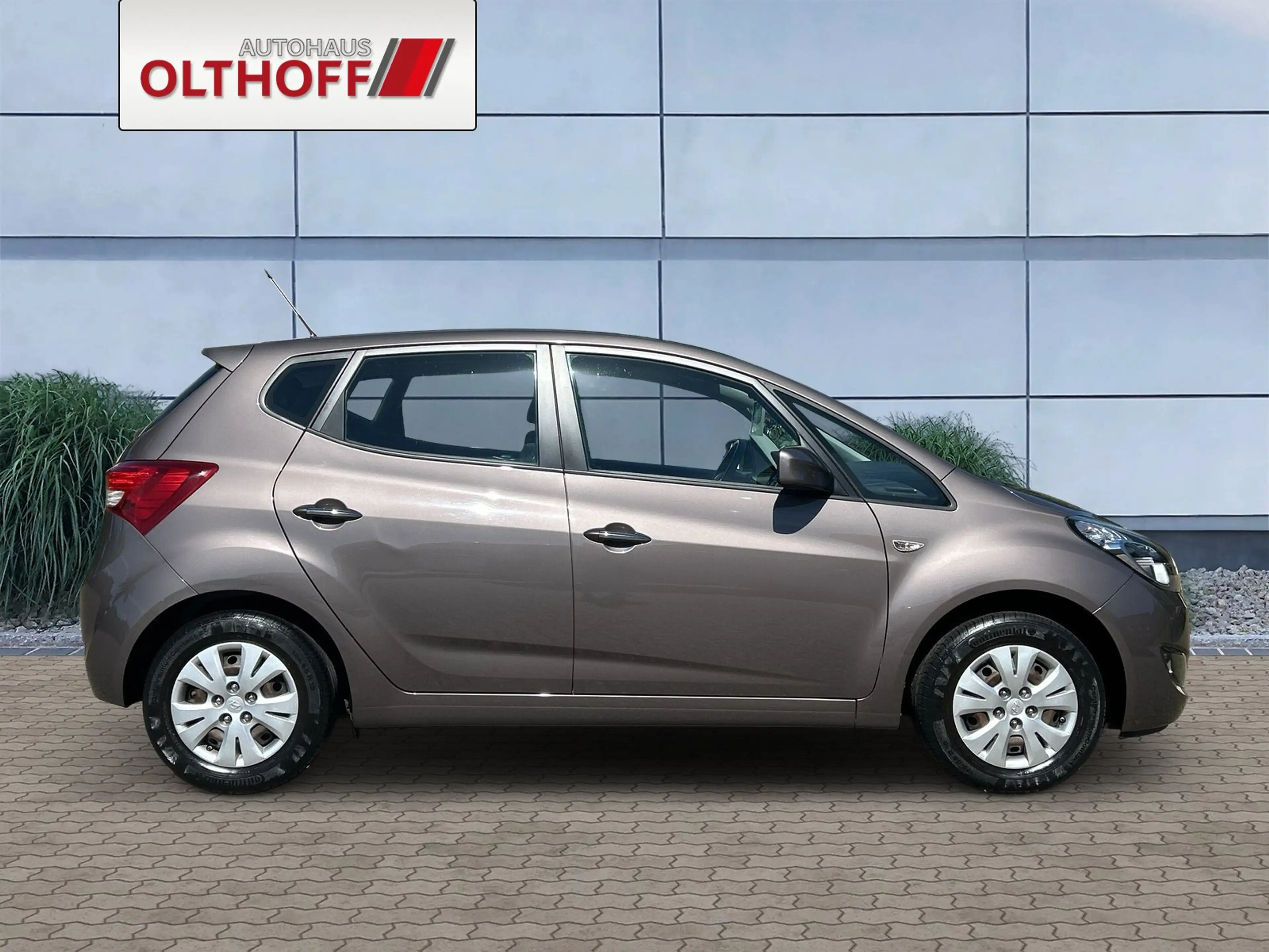 Hyundai iX20 FIFA world Cup Edition — photo 4