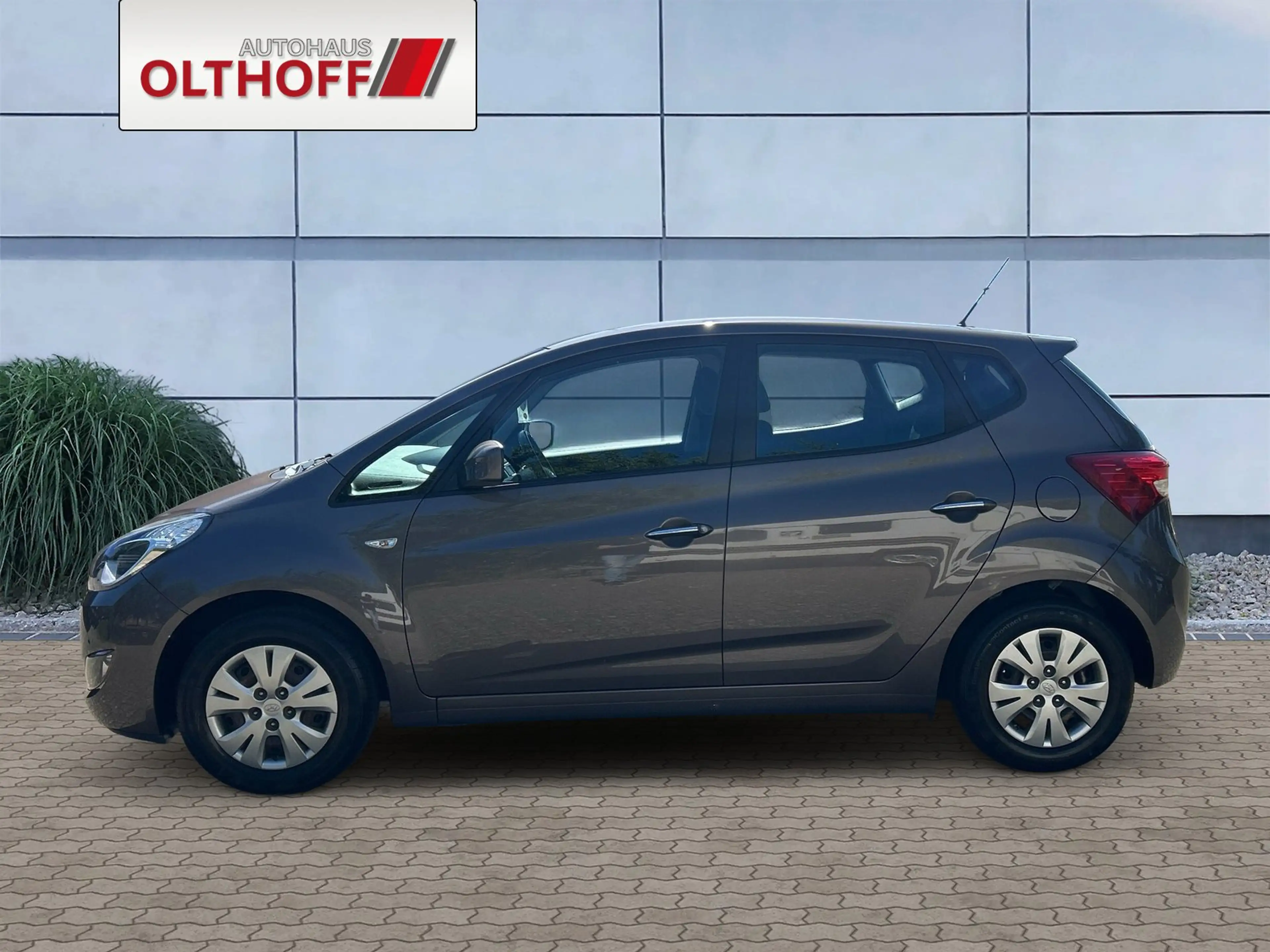 Hyundai iX20 FIFA world Cup Edition — photo 2